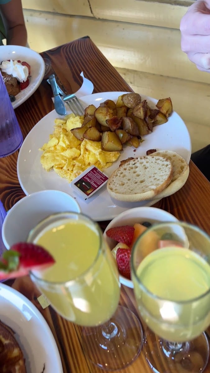 Claire's Restaurant and Bar, photo 3