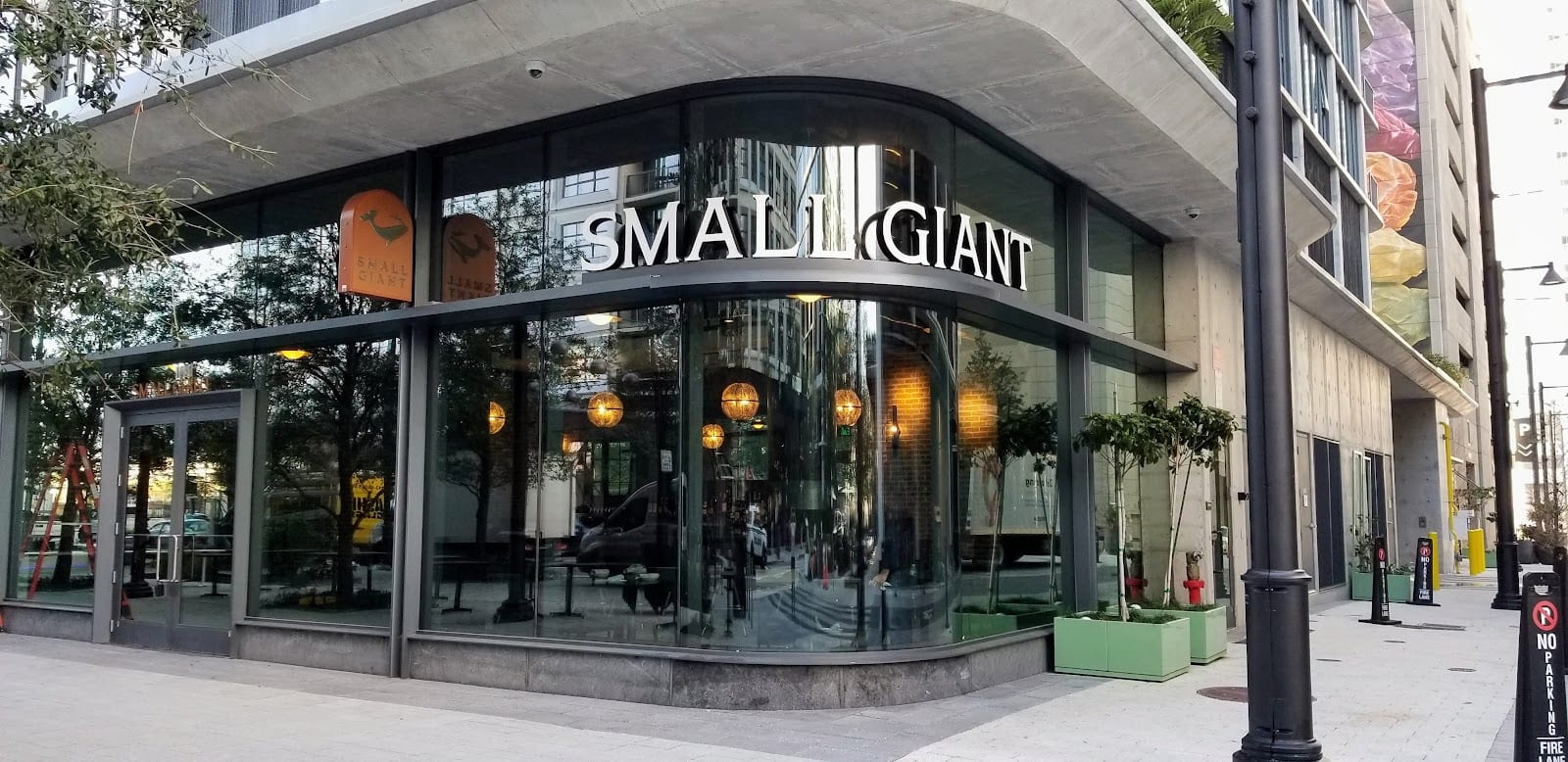 Small Giant - Bar and Restaurant, photo 2