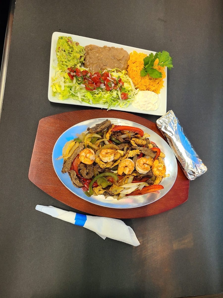 Antojitos Aguilar Food Truck, photo 2