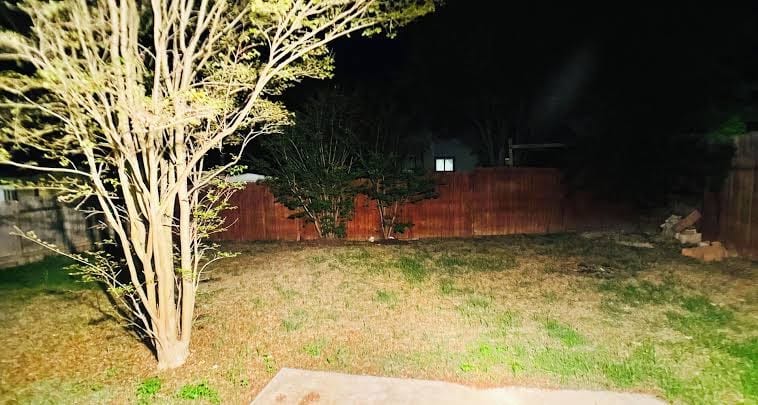5BR Retreat: Arcade, Cowboy Pool Volleyball Oasis in Huge Backyard