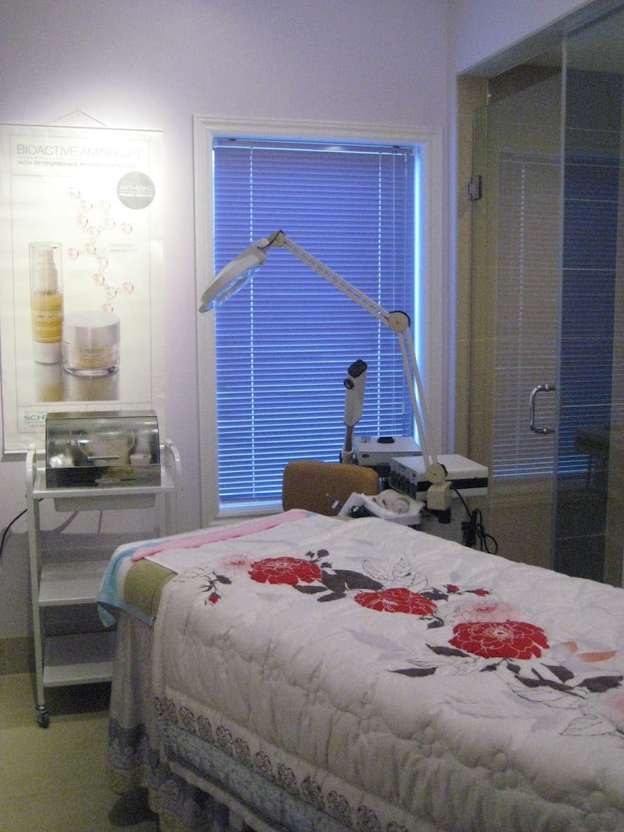 Esther Oasis med Spa and Clinic, photo 2