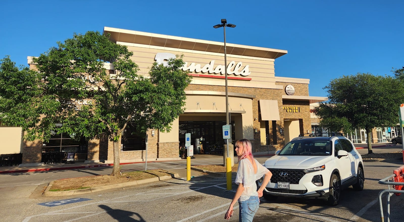 Randalls, photo 4
