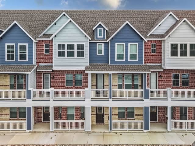 Landing | Spectacular 1BD, Courtyard, Gym