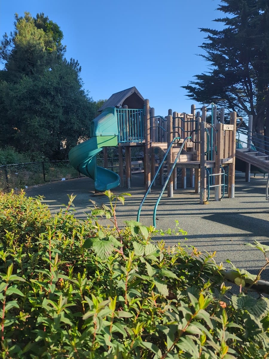 Walter Haas Playground Picnic Area, photo 2