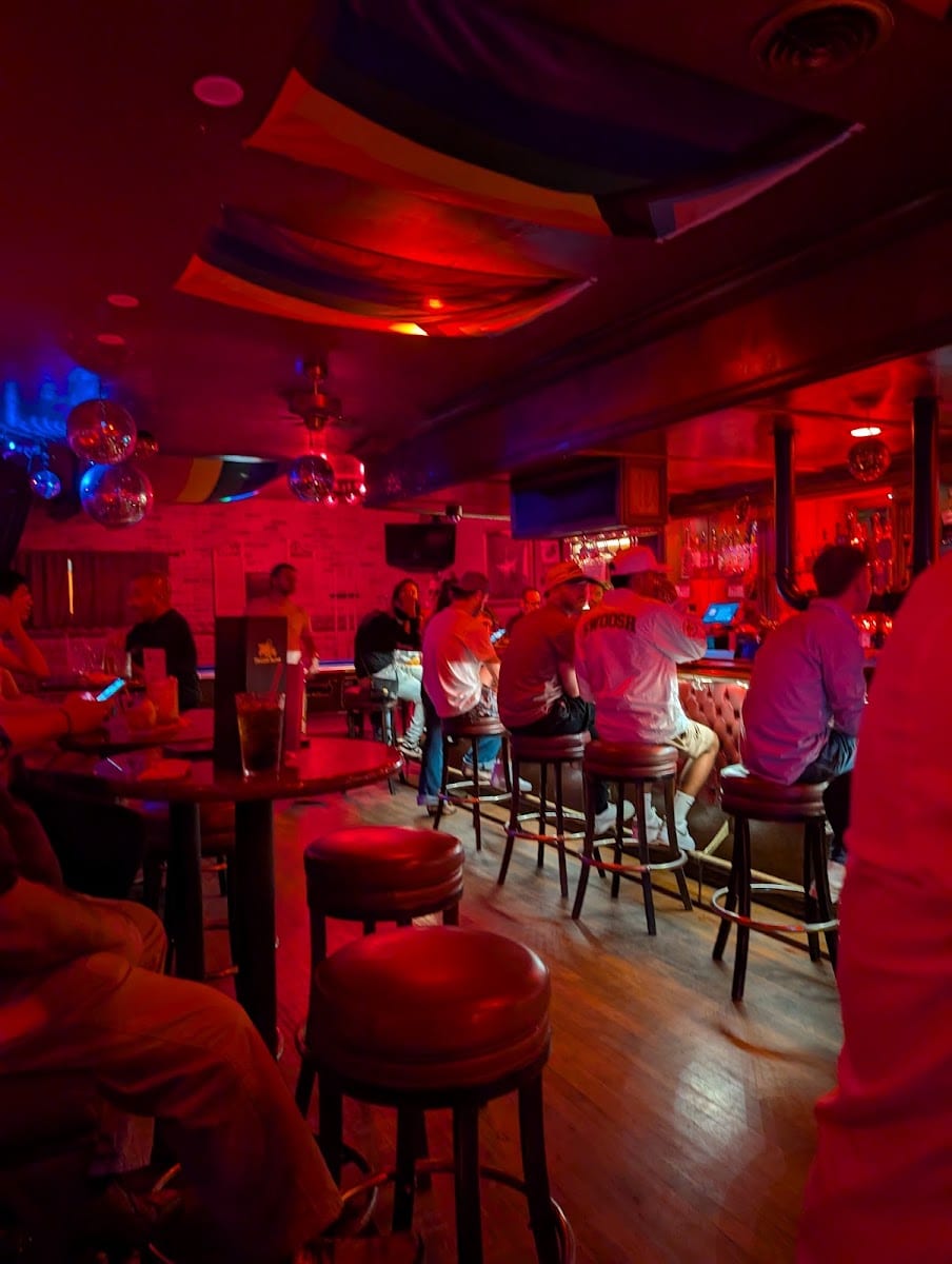 Tin Lizzie Saloon, photo 2