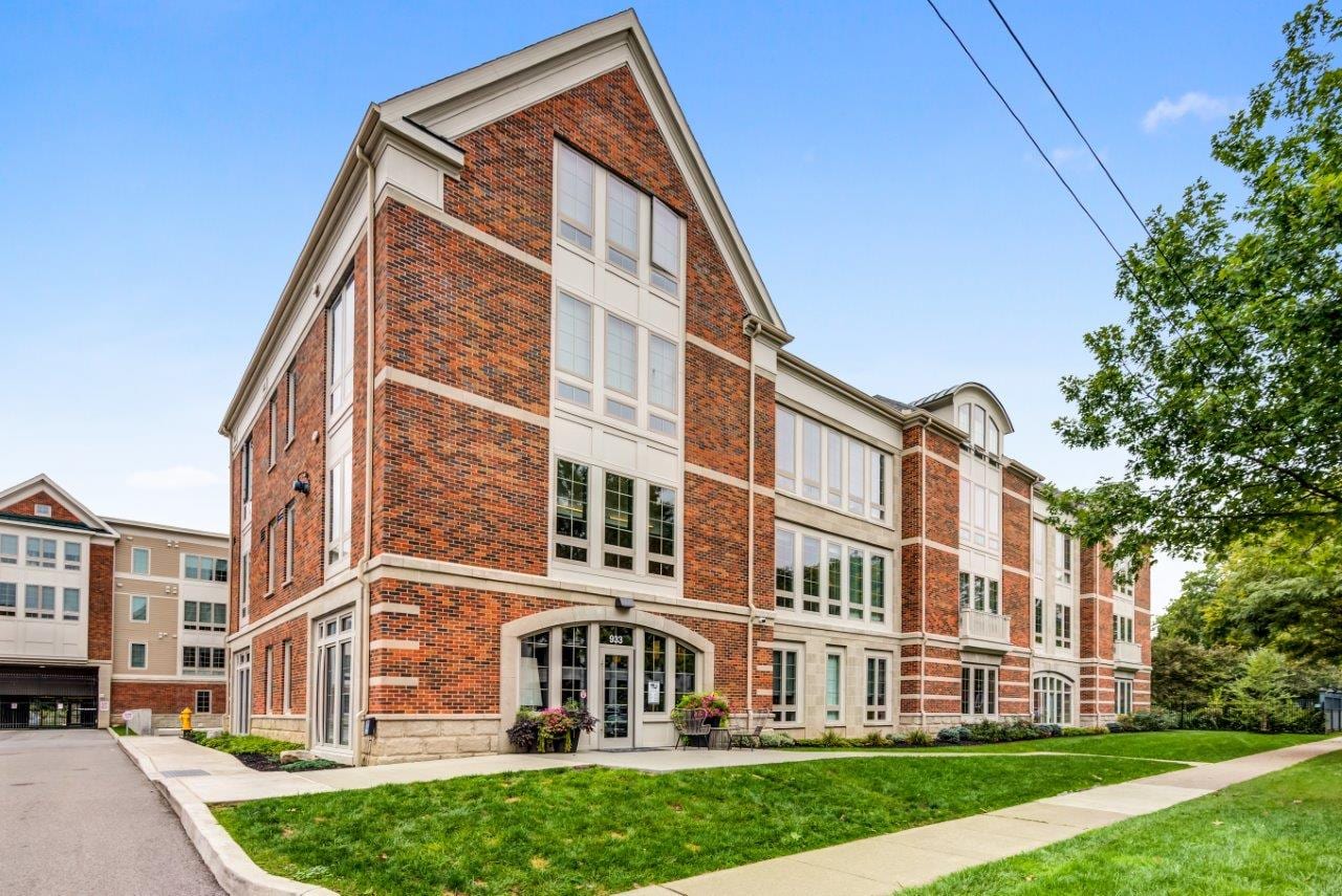 933 the U Apartment Homes