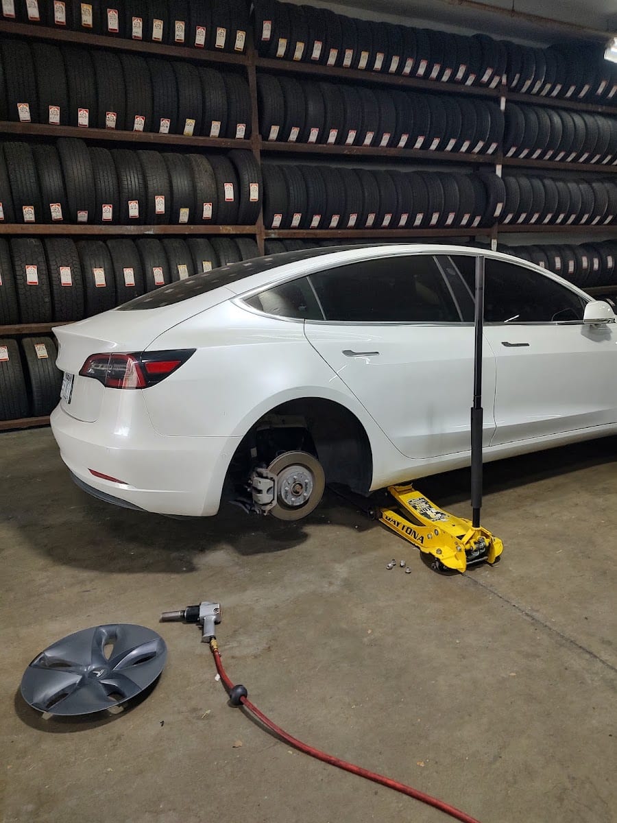 Sebastian Tire Shop And Road Side Assistance, photo 3