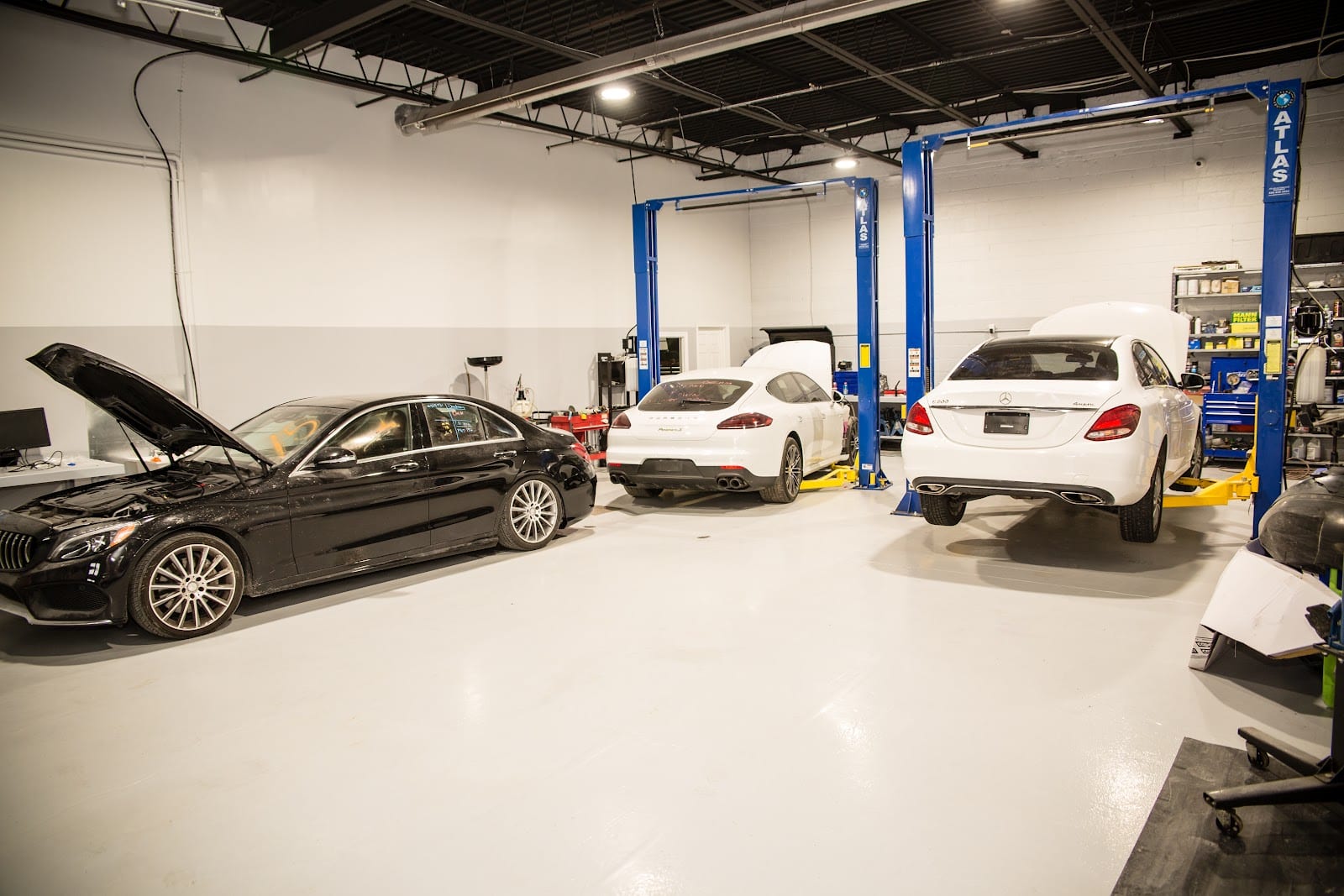 The Collision Centre, photo 3