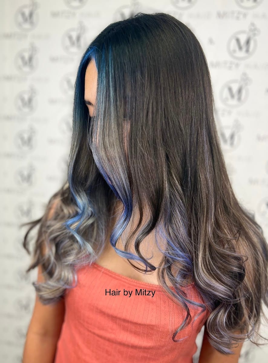 Mitzy Hair, photo 2