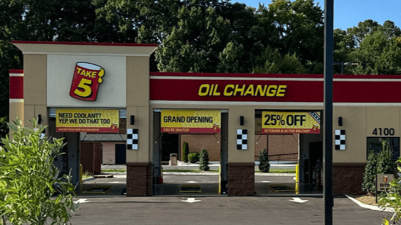 Take 5 Oil Change, photo 2