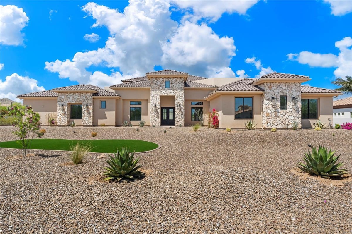 Michael R. Salazar:Re/max Fine Properties, photo 2