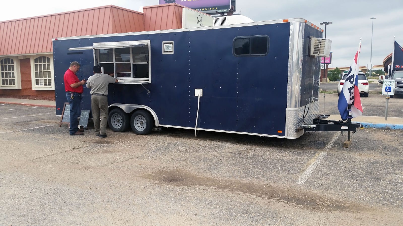 Whistlin' Dixie BBQ Trailer, photo 2