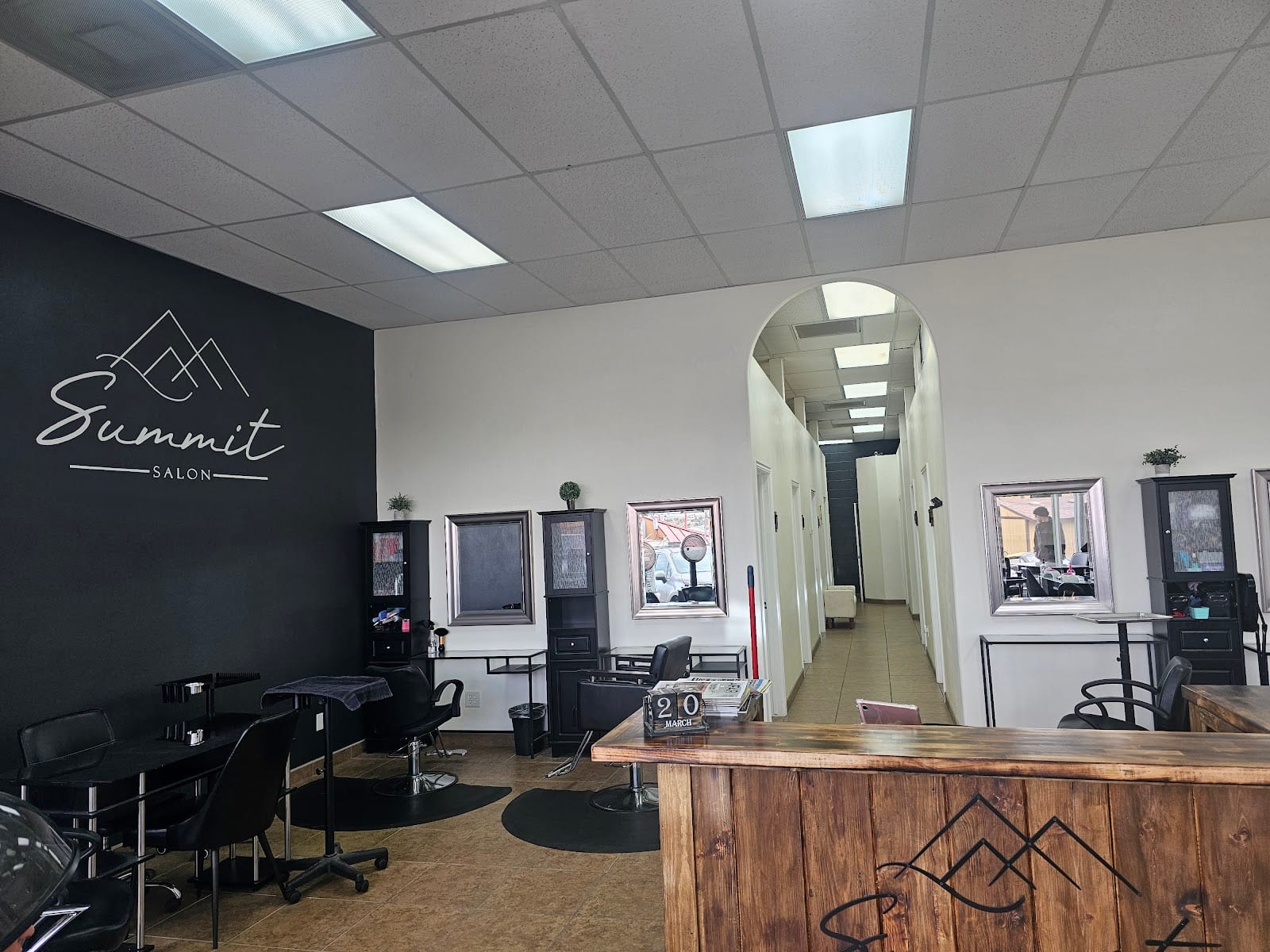 Summit Salon, photo 4