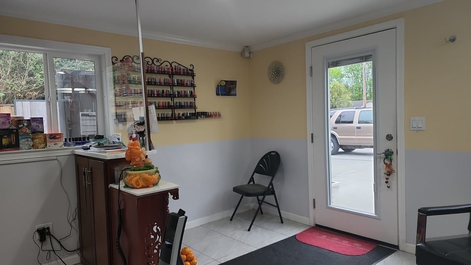 Susan’s Beauty Salon, photo 2