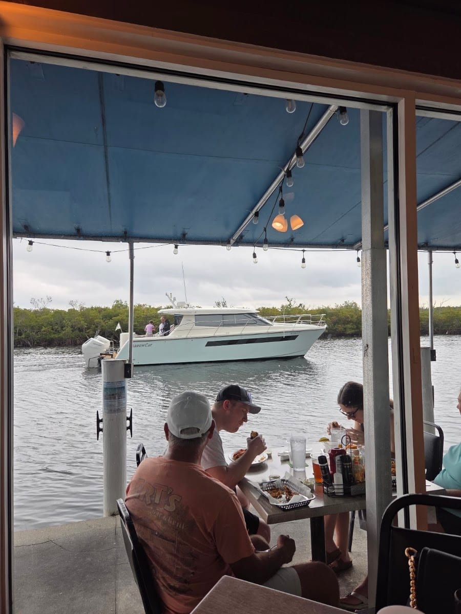 Alligator Creek Bar & Grill, photo 4