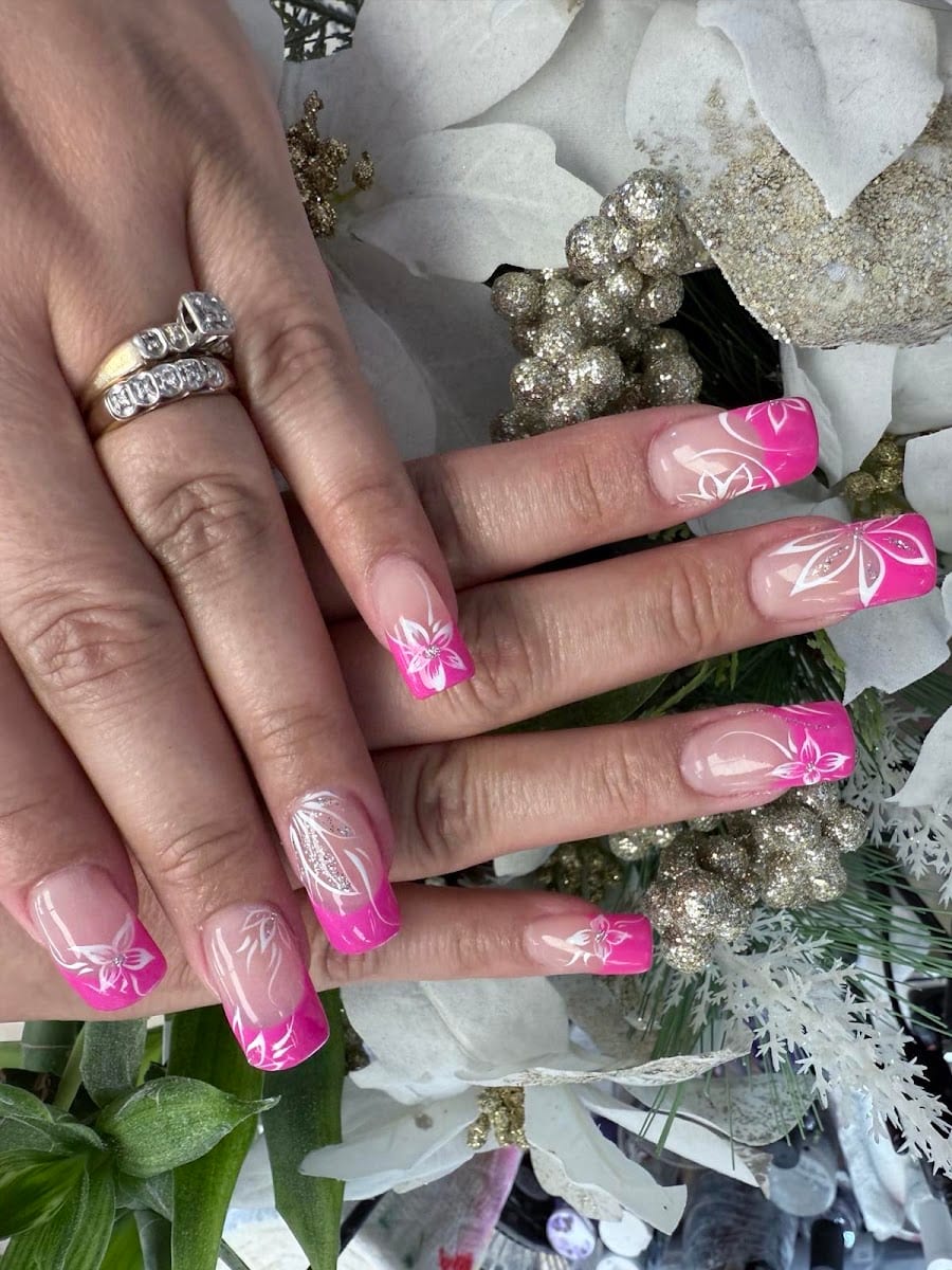 Daisy Nails