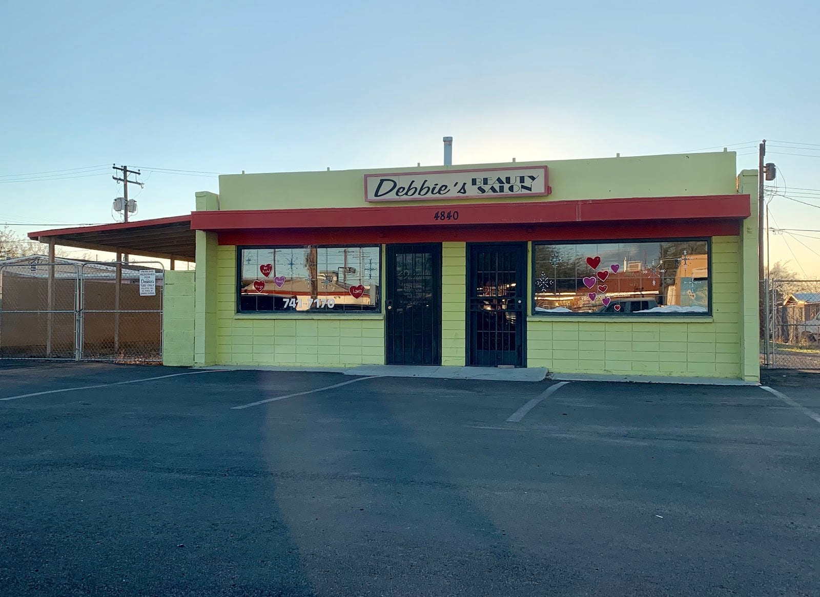 Debbie's Beauty Salon