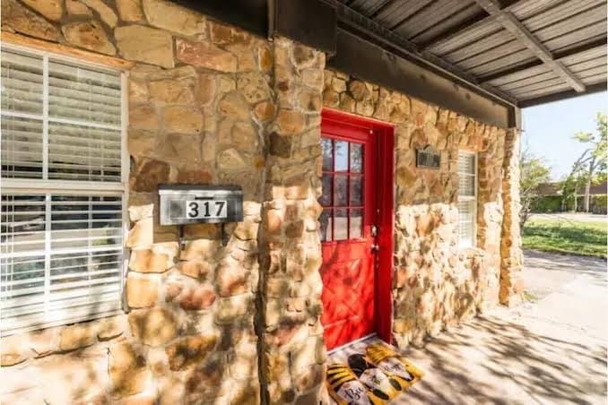 Landing | Amazing 2BD, Pool, Gym, photo 2