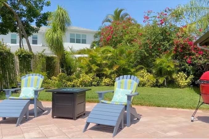 Quiet Oasis in Ideal Location-Private Pool Arcade - Four-Bedroom House, photo 2