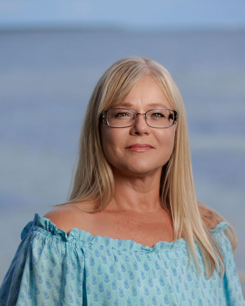 Jessica Albritton, Broker-Associate, CRS, C2EX, CREN, Realtor® with Beachy Beach Real Estate, photo 2