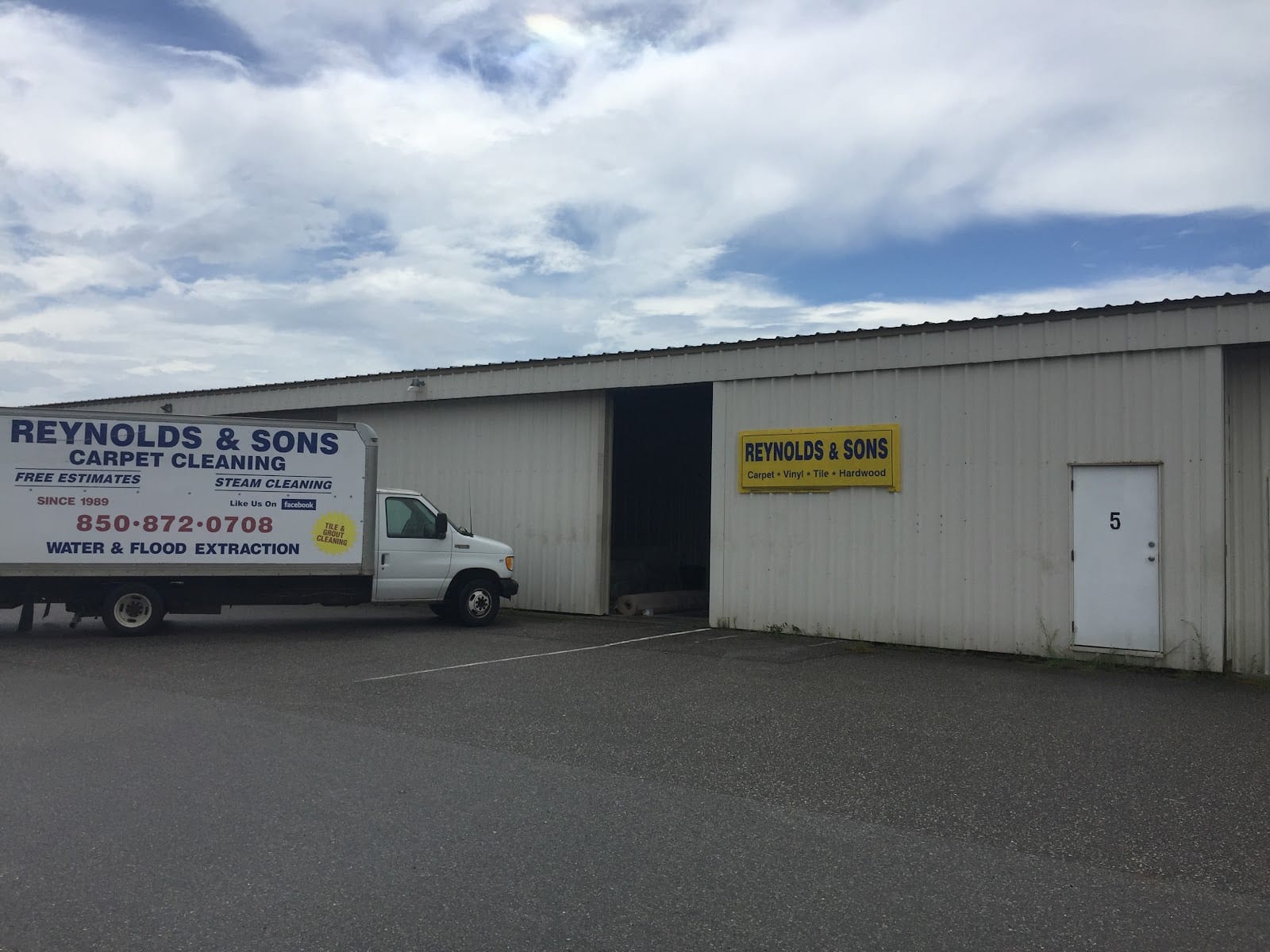 Reynolds & Sons Carpet Cleaning, photo 3