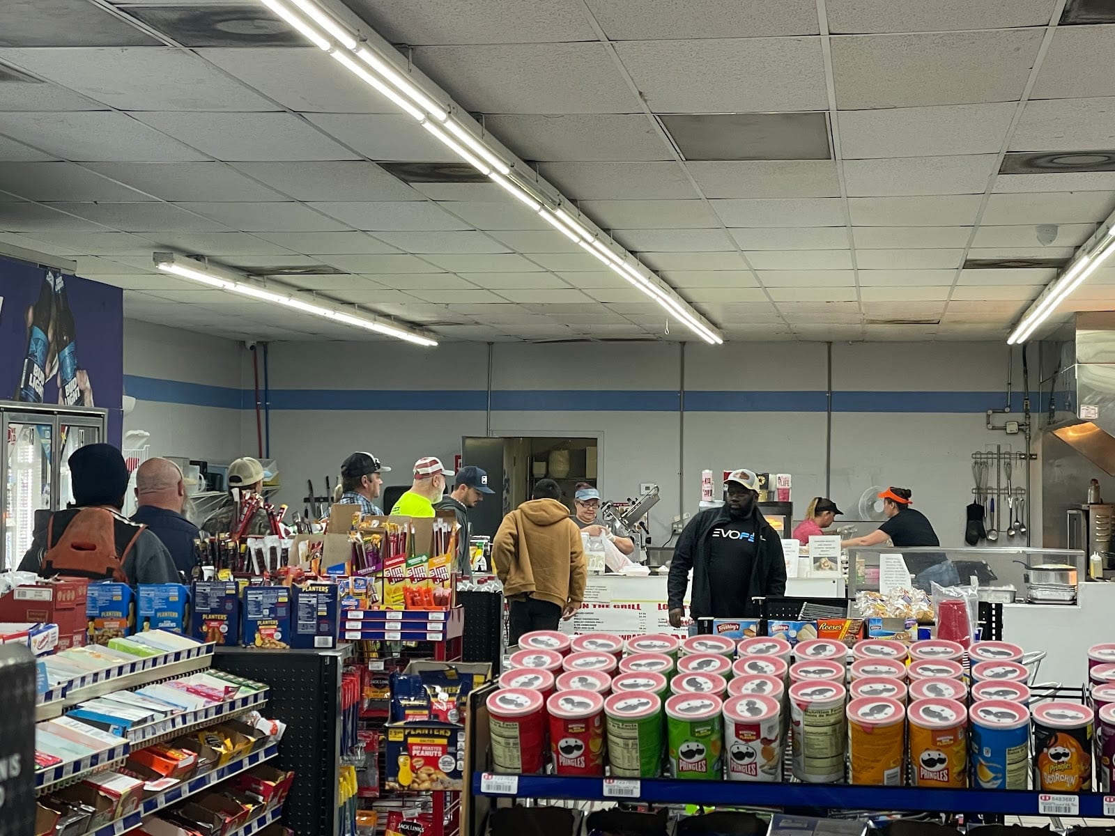 Green cove shell Deli, photo 2