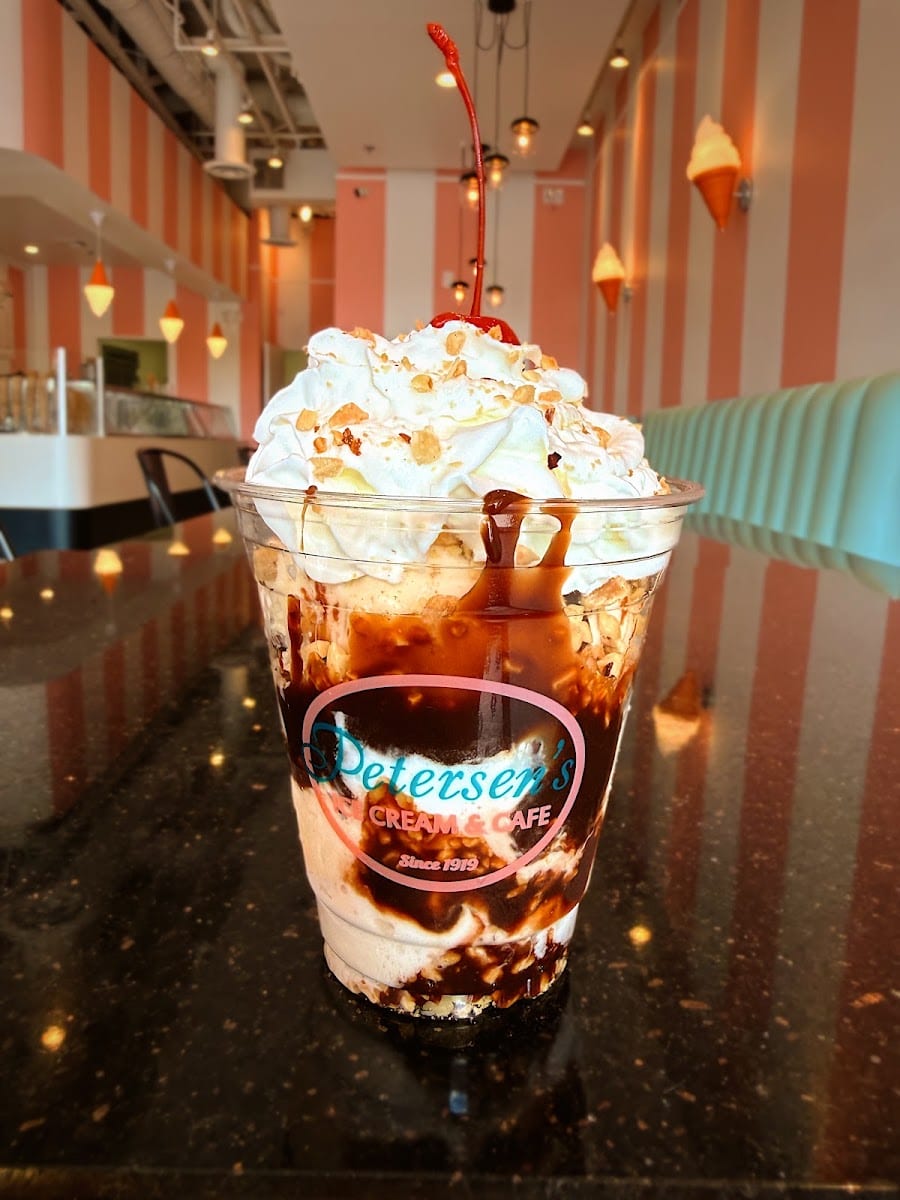 Petersen's Ice Cream and Cafe