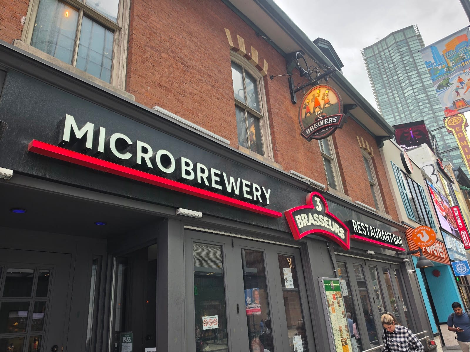 3 Brasseurs MicroBrewery - Toronto