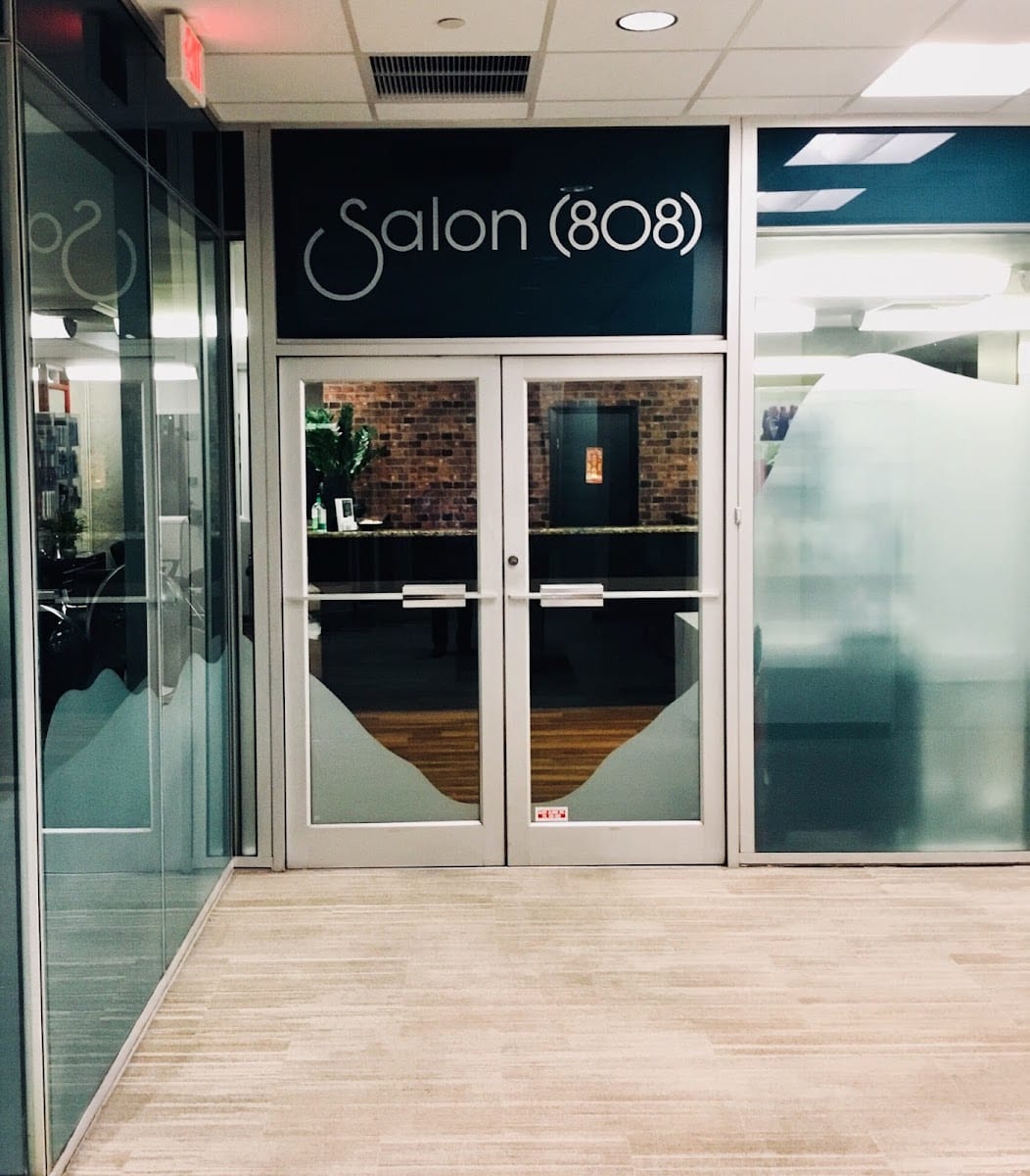 Salon 808