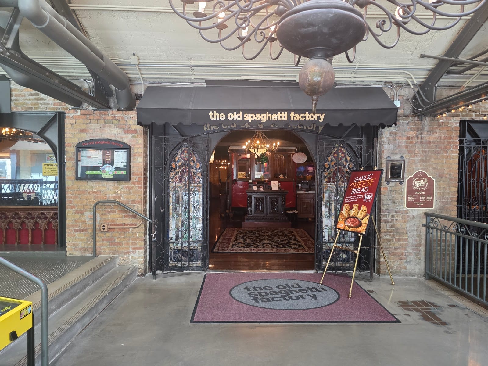 The Old Spaghetti Factory, photo 2