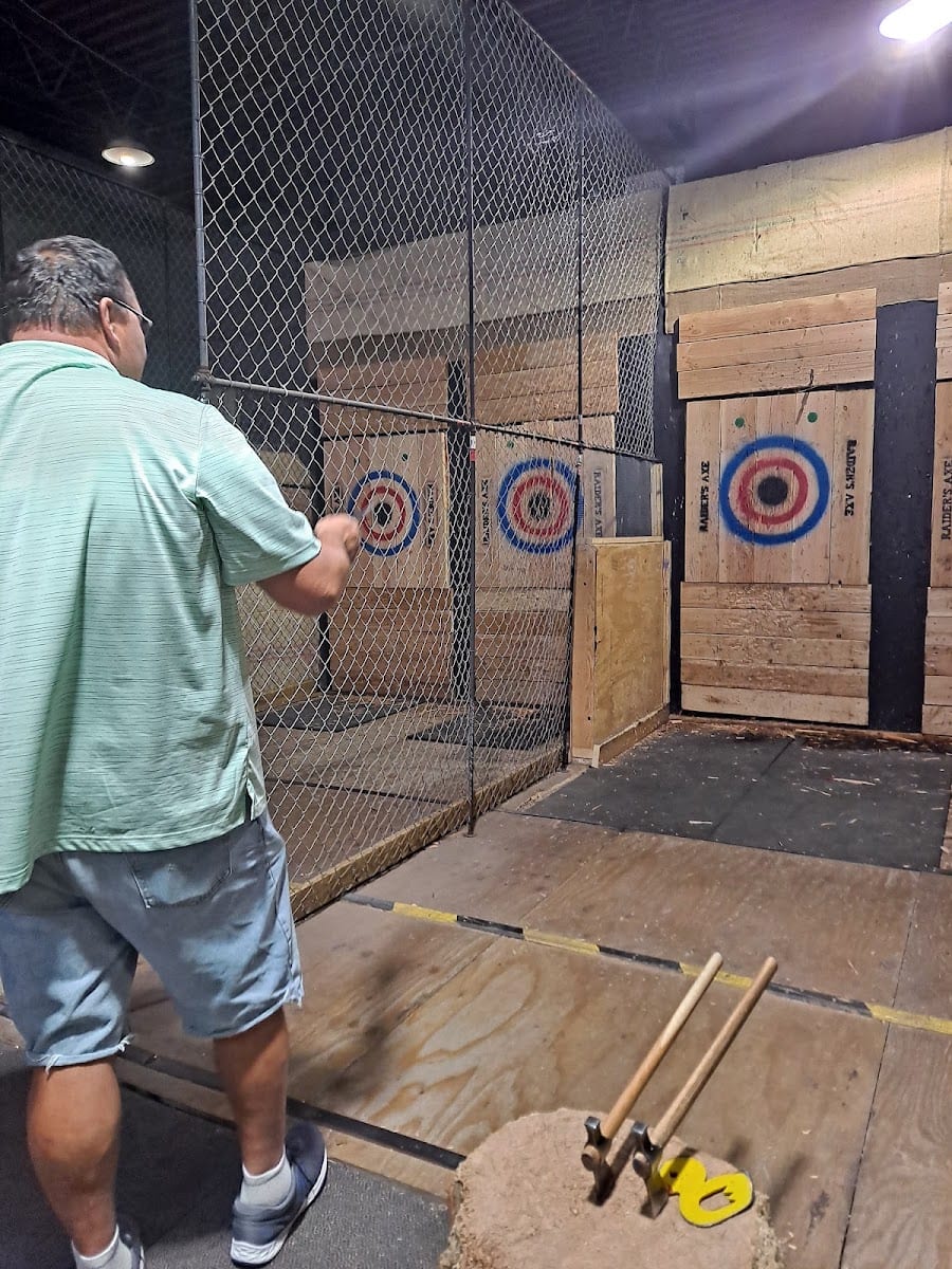 Raider's Axe Gallery & Entertainment, photo 4