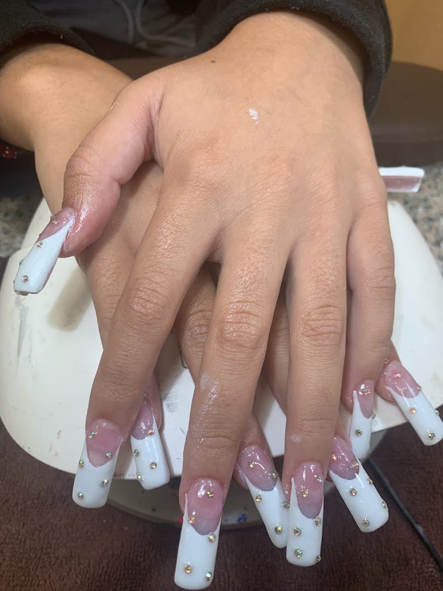 Aria Nails