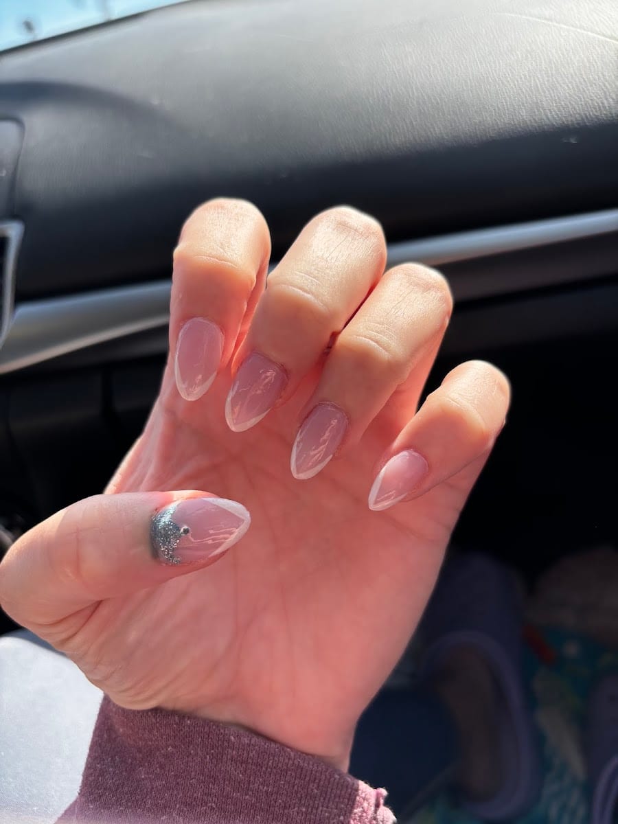Hot Nails, photo 3