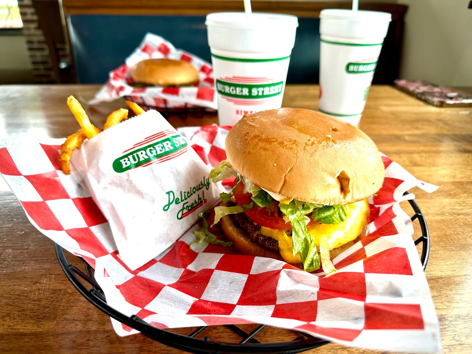 Burger Street, photo 2