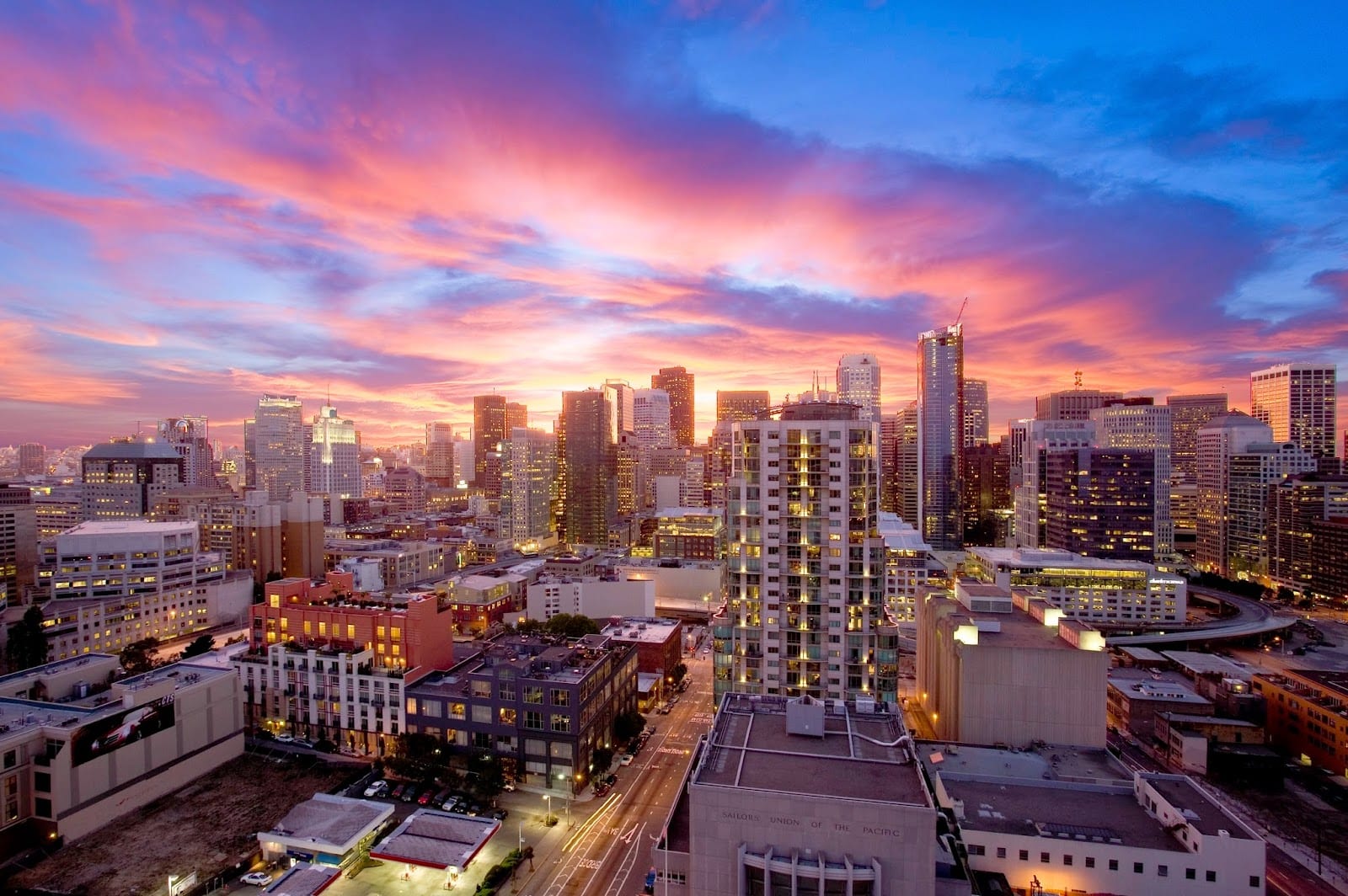 Skybox Realty, photo 2