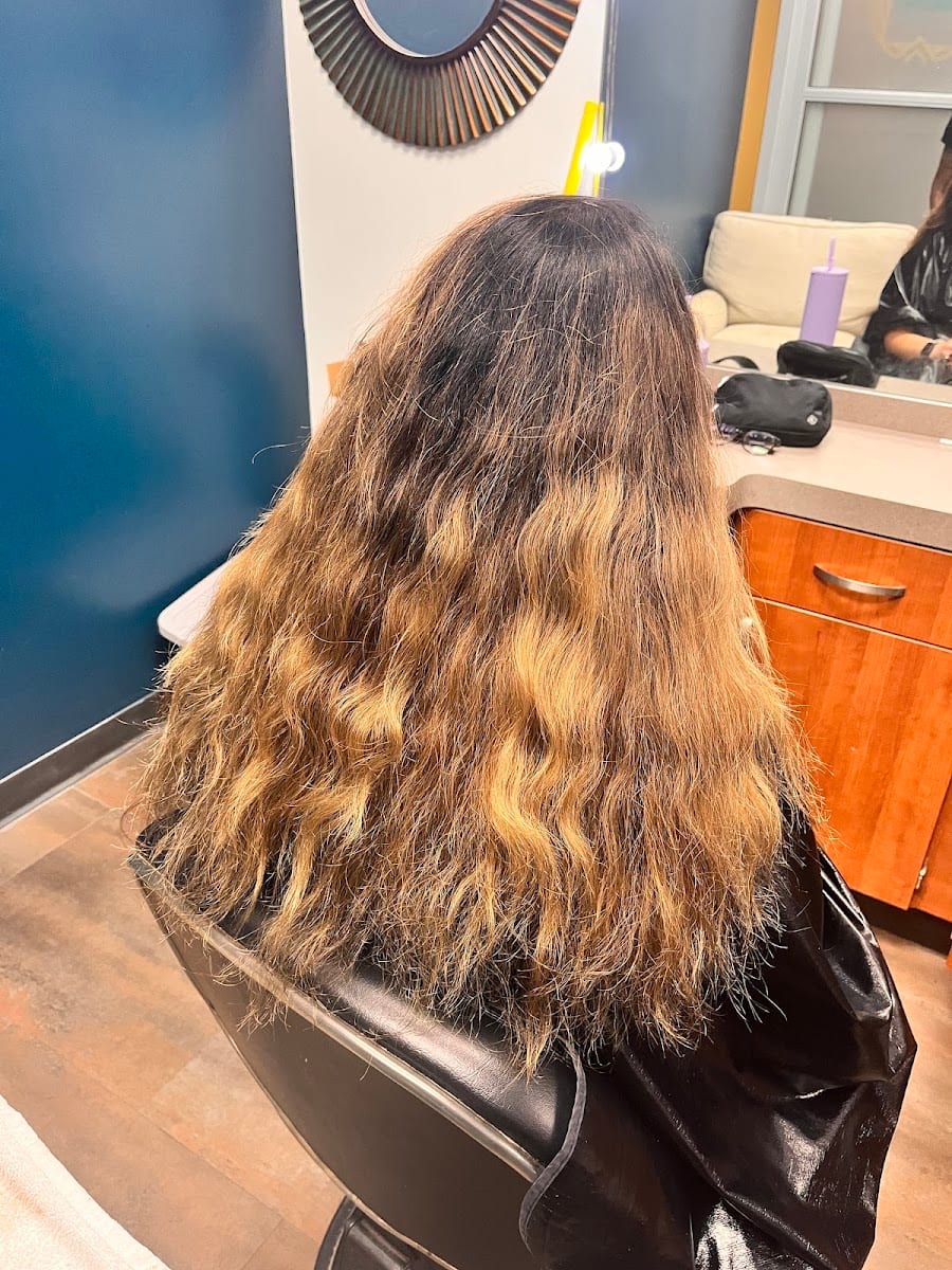 Amy Tilton Hair, photo 3