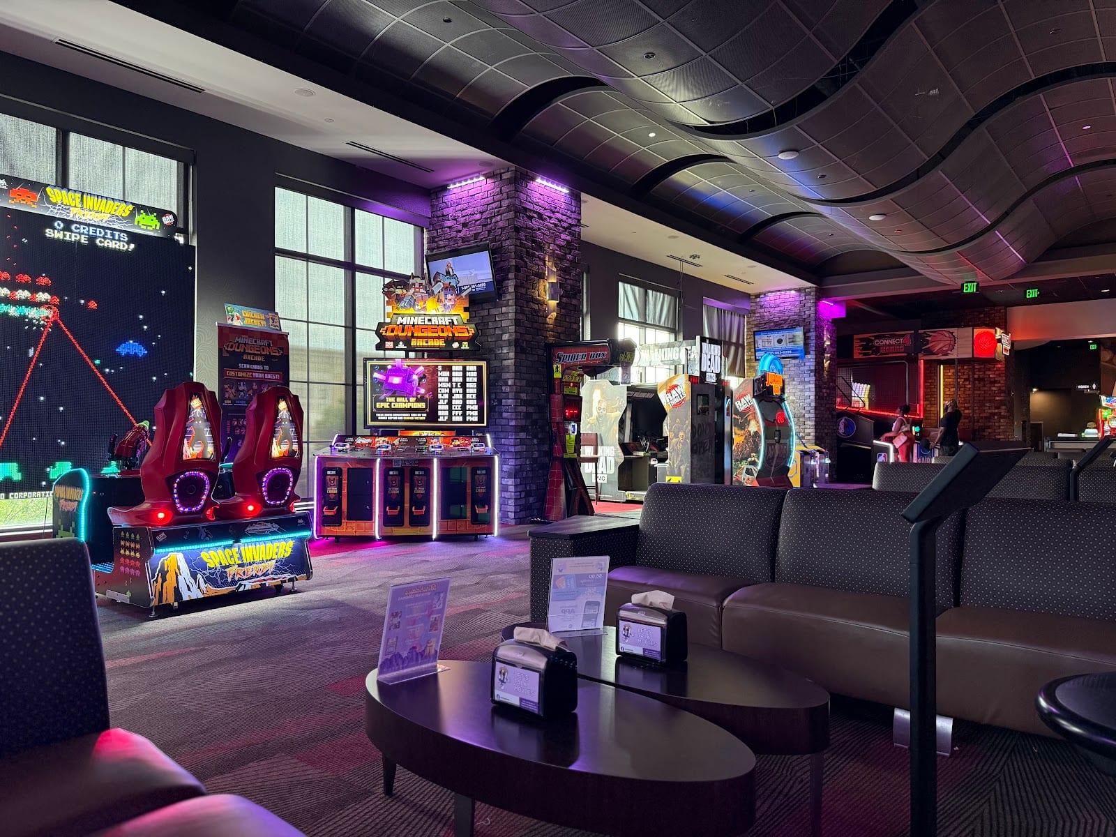 VIP Entertainment - Peninsula Town Center, photo 2