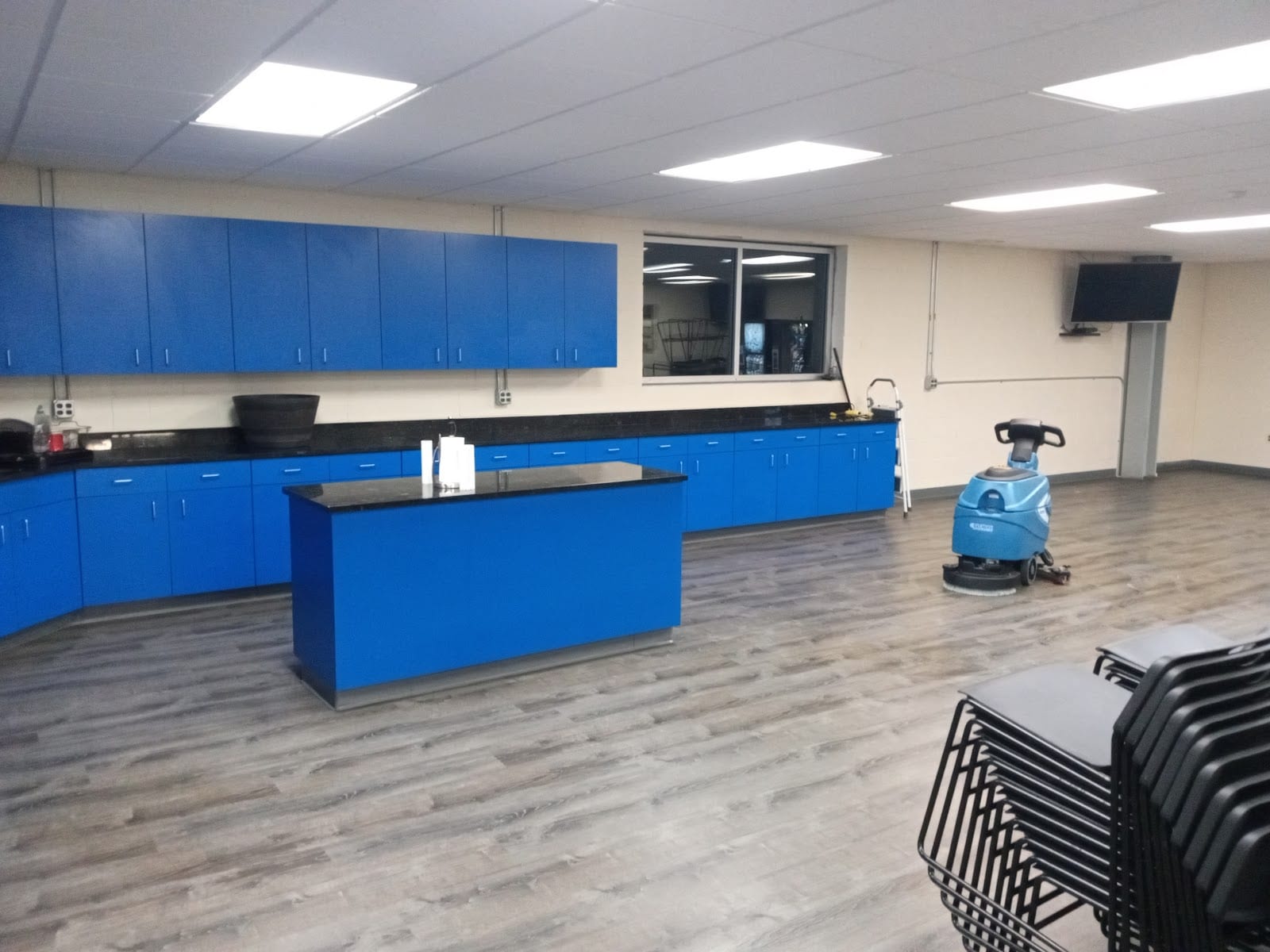 Advanced commercial cleaning services llc
