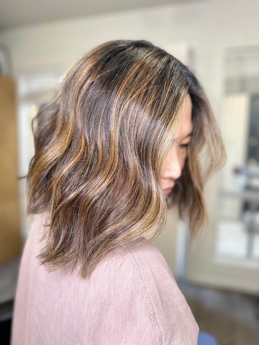 Her Era Salon