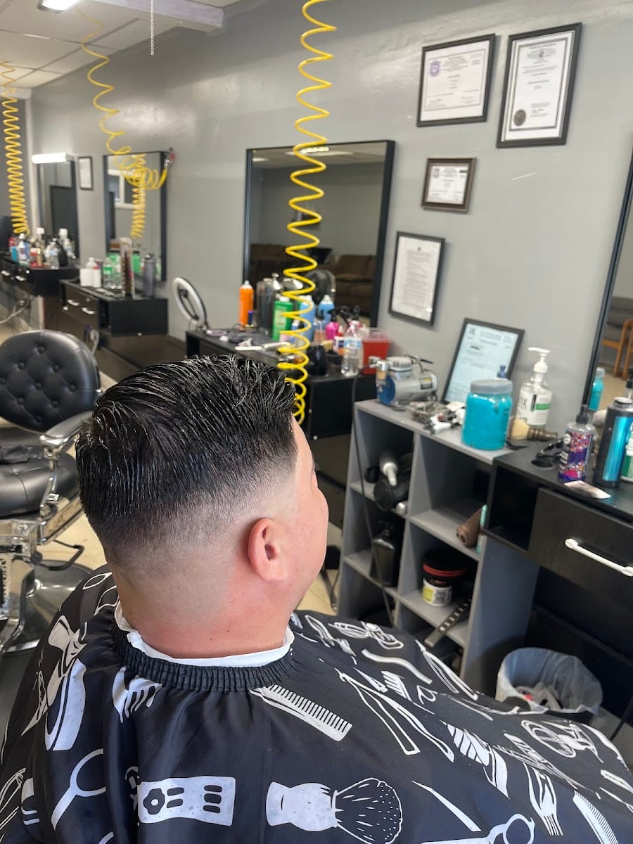 cuts y cortes barber salon