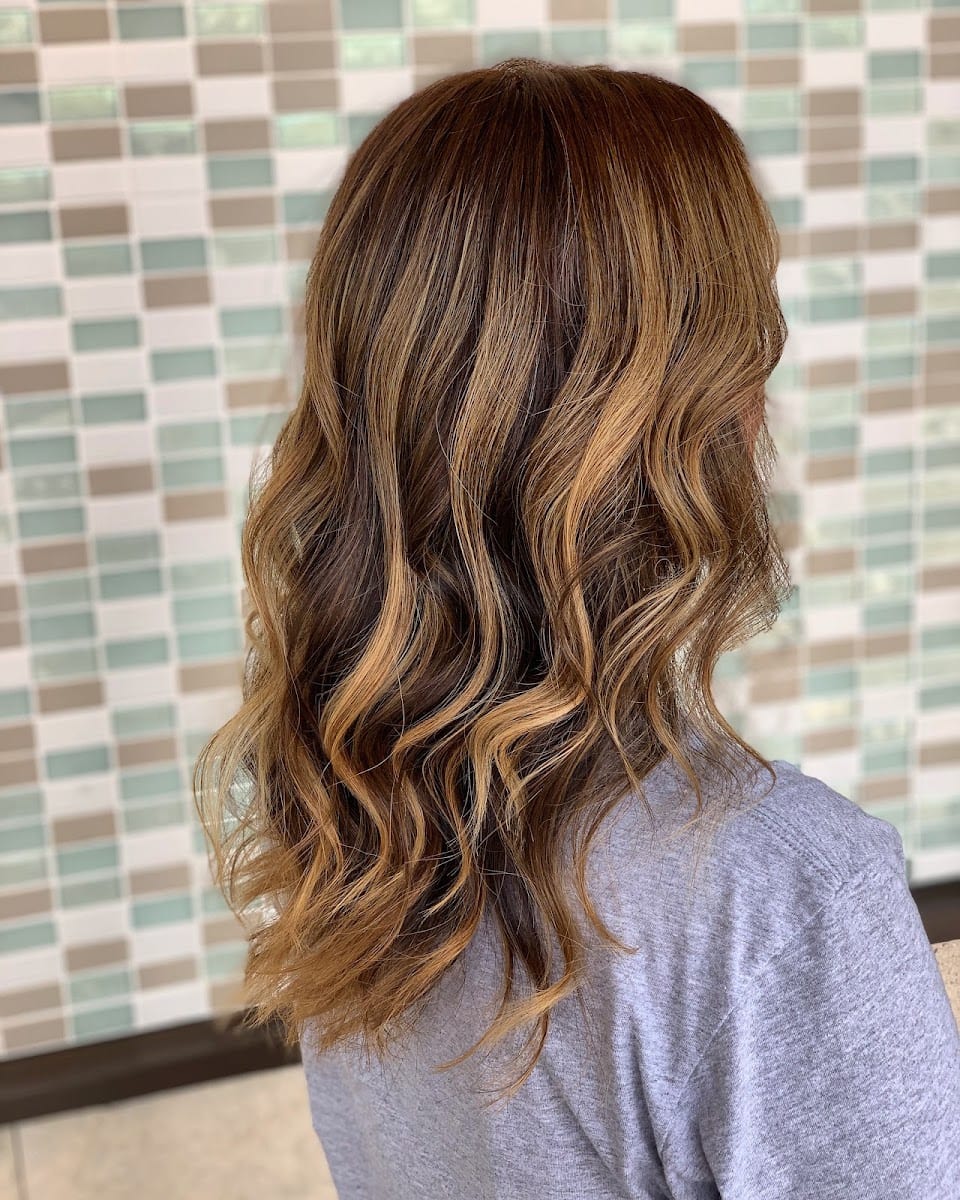 Headstrong Salon, photo 3