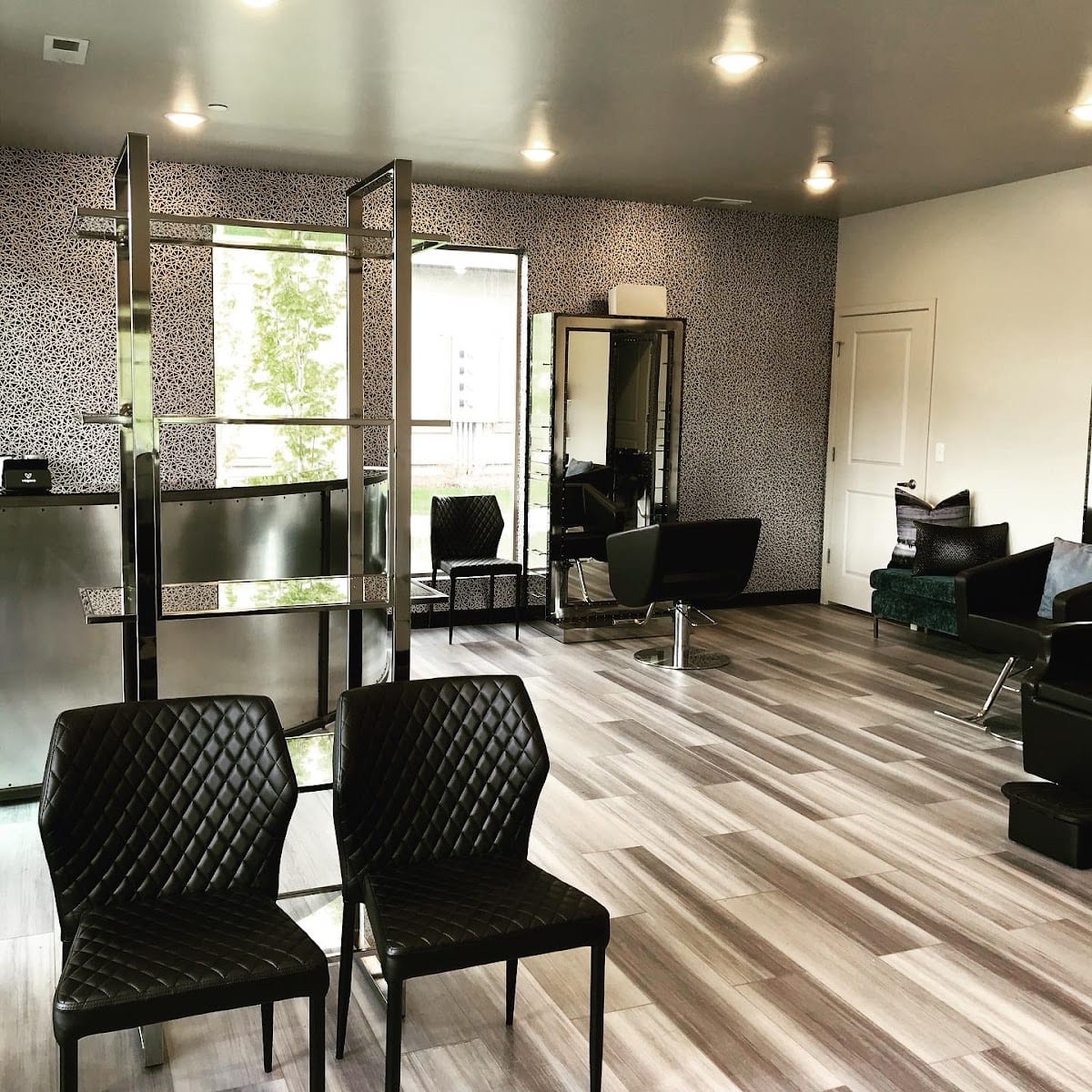 Darrick Martin Salon, photo 2