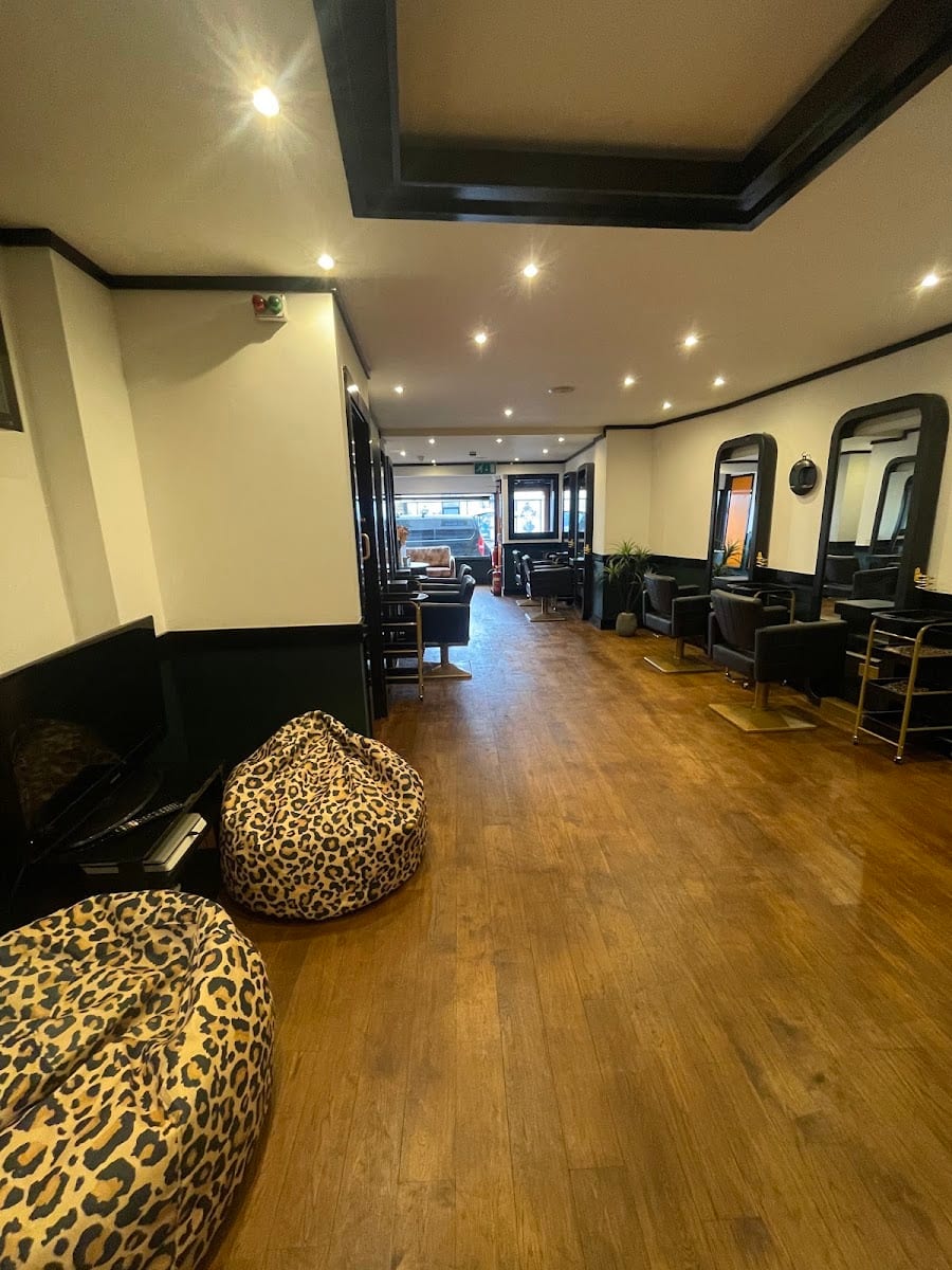 Roots Salon, photo 2