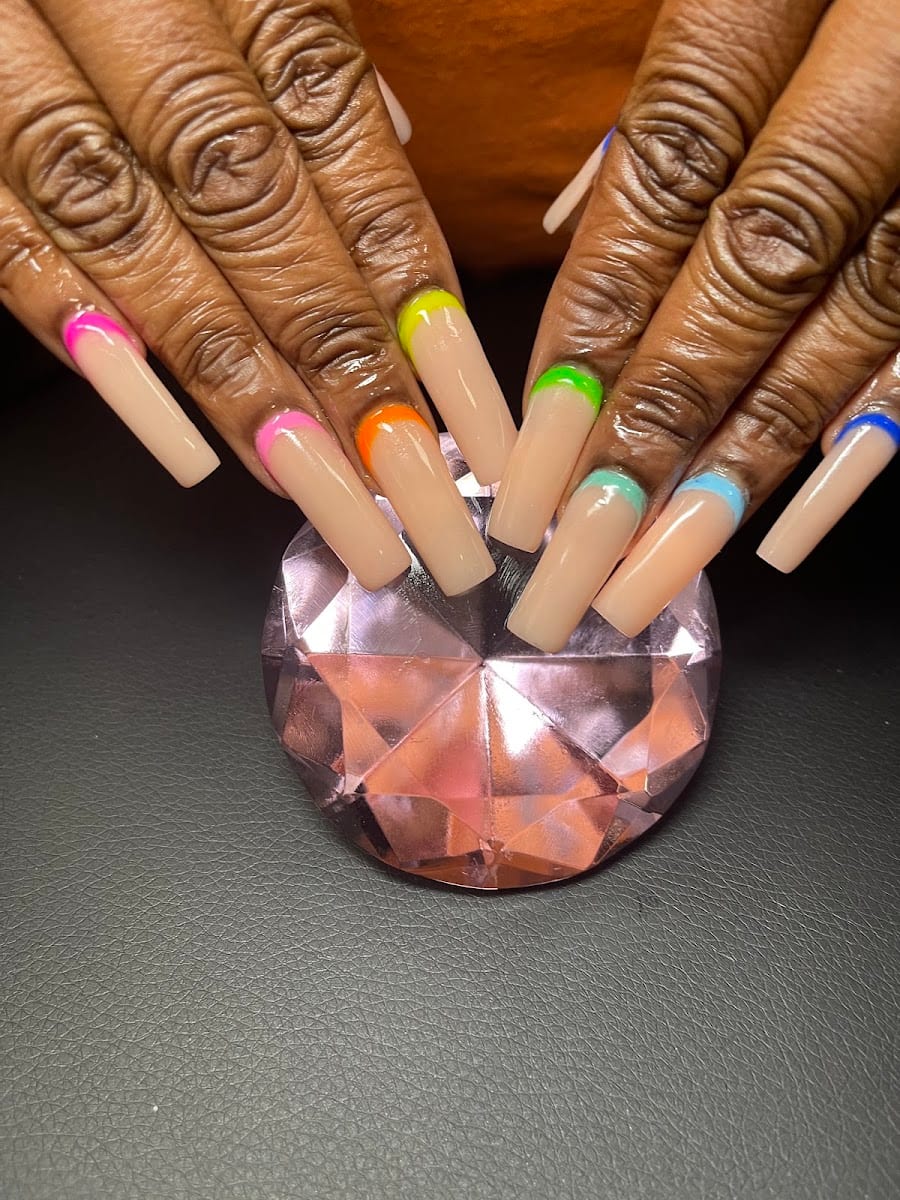 Slimy Klawz Nail Spa and Lounge