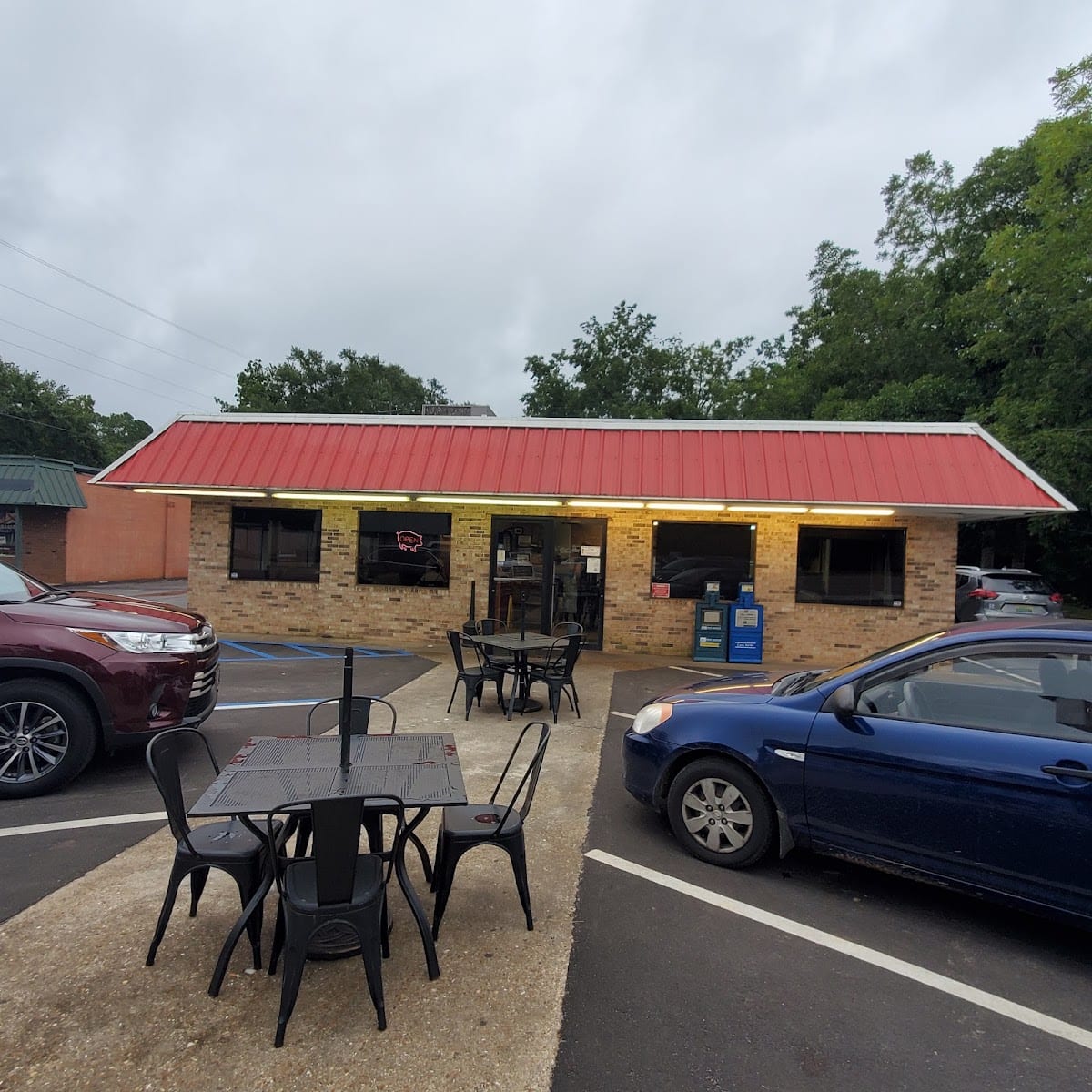 Hickory Pit Too, photo 2