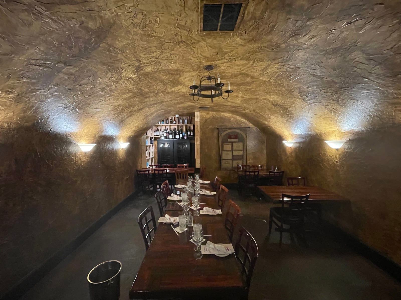 Tannins | Restaurant & Wine Bar