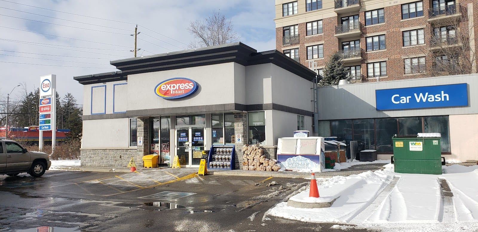 Esso, photo 2