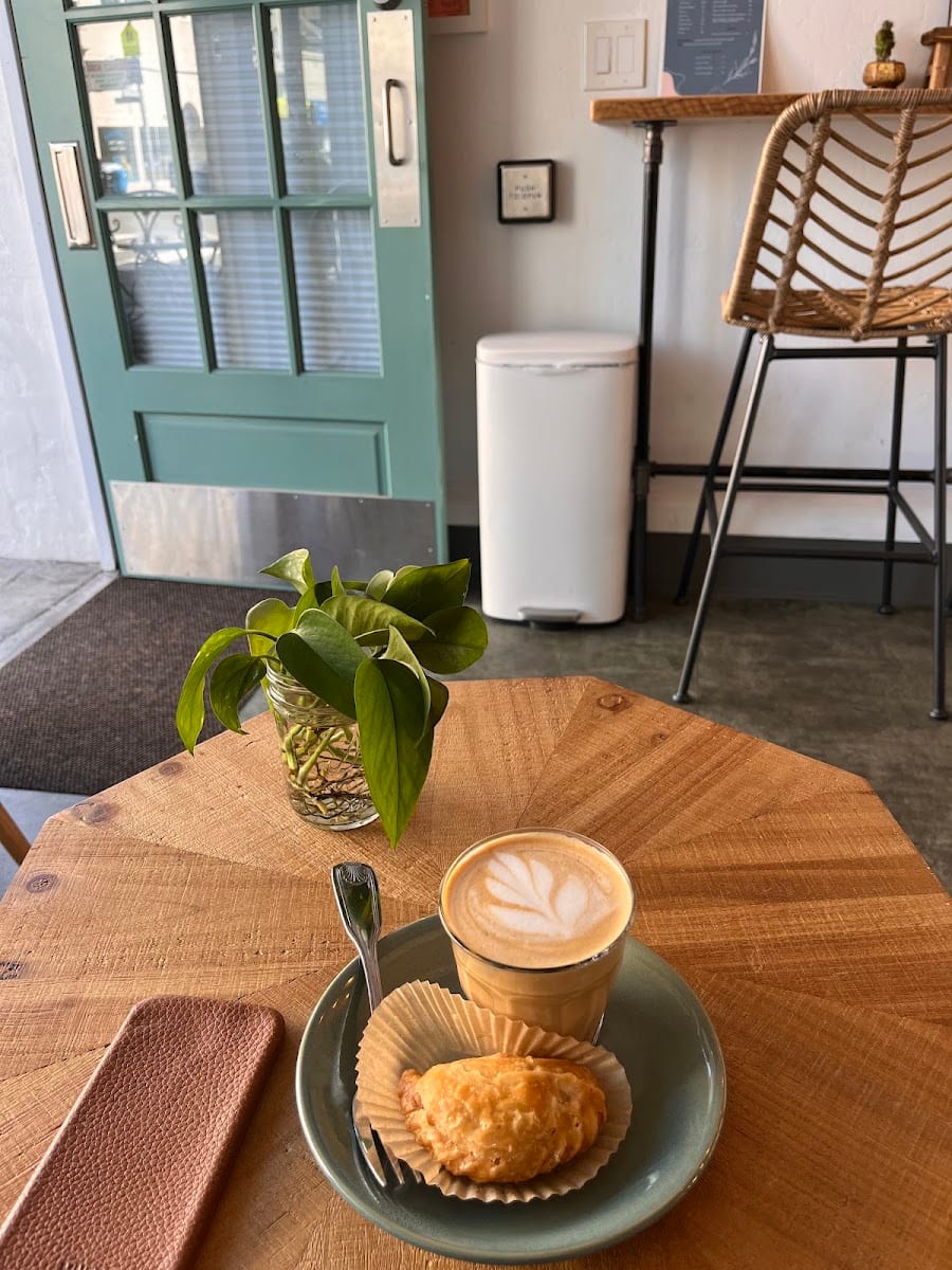 Earth Tone Cafe