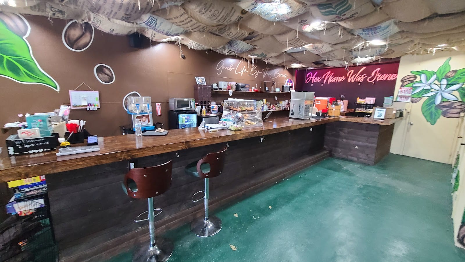 Her Name Was Irene Coffee and Internet Cafe, photo 4