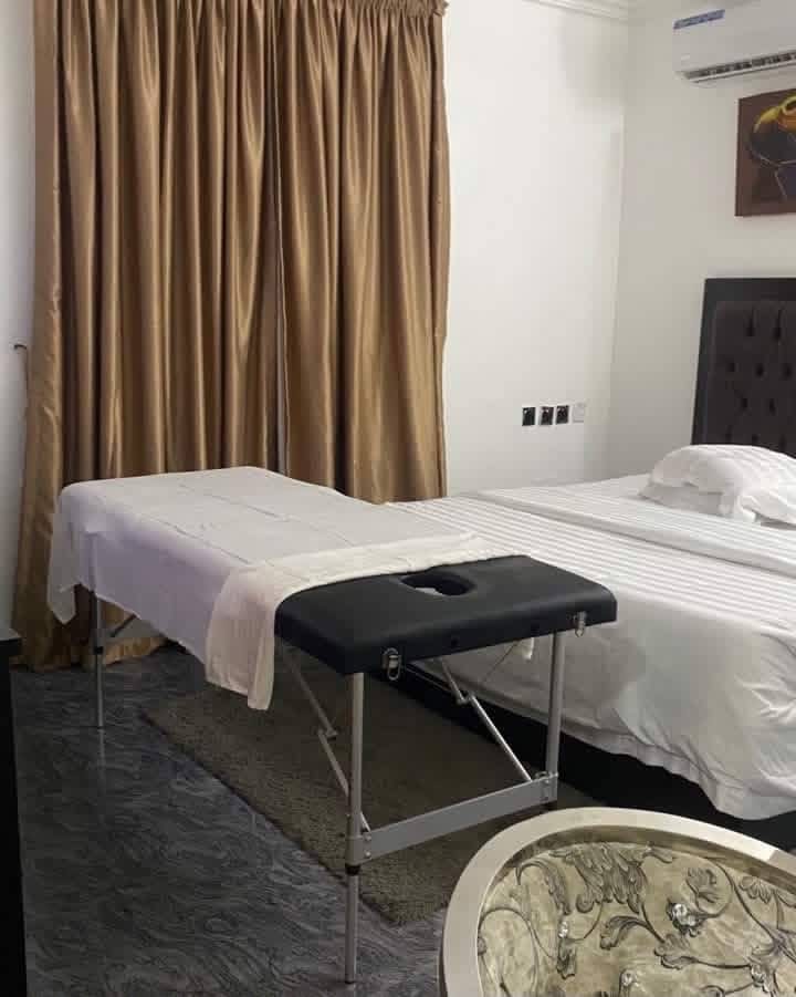 Aura Glow Massage & Spa